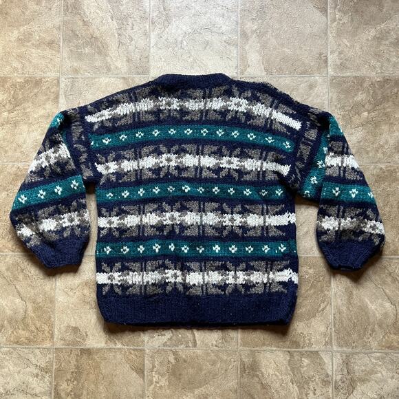 Vintage Handmade Chunky Sweater Fair Isle Scandinavian Holiday Made in Ecuador - Picture 4 of 7